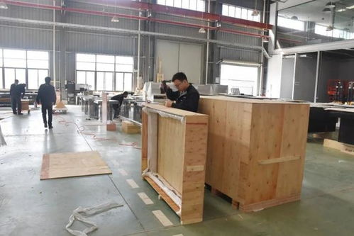 你常逛的化妝品專柜，或許都是這家金山工廠設計的